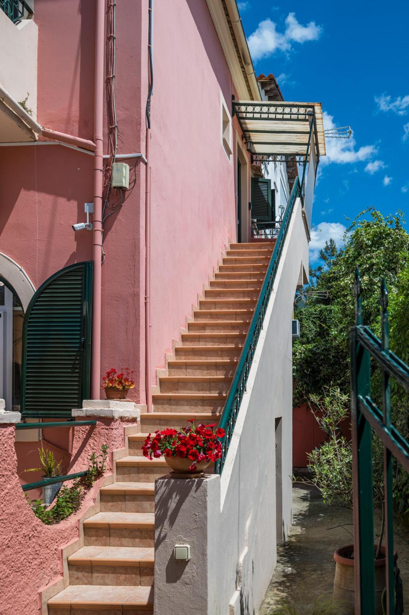 Seaside Ipsos Apartment By Konnect Exterior foto